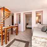 By Thira Villa