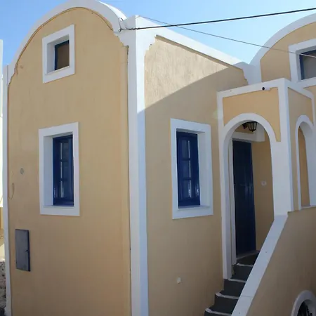 By Thira Villa Fira (Santorini)