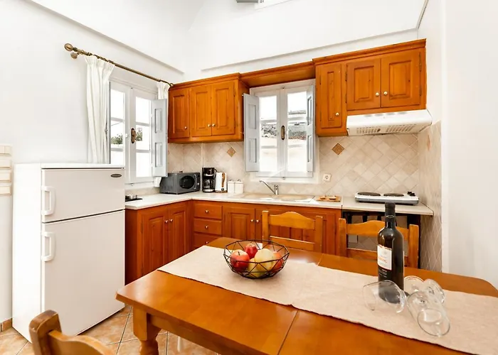 By Thira Villa Fira (Santorini)