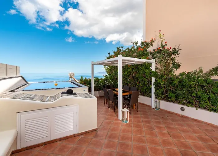 Vila By Thira Fira (Santorini)