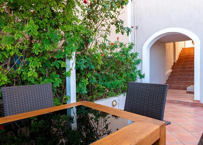 By Thira Fira (Santorini)