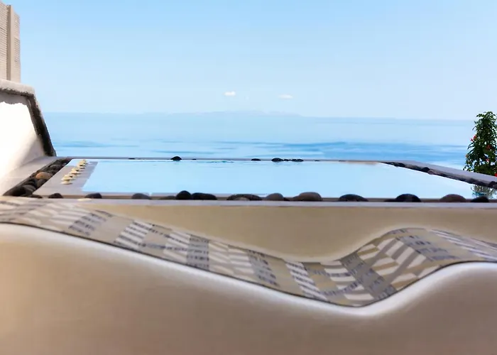 By Thira Fira (Santorini)