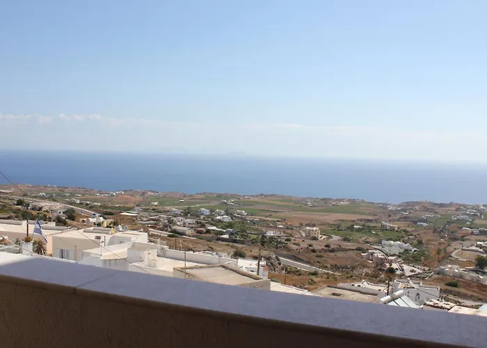 By Thira Villa Fira (Santorini)